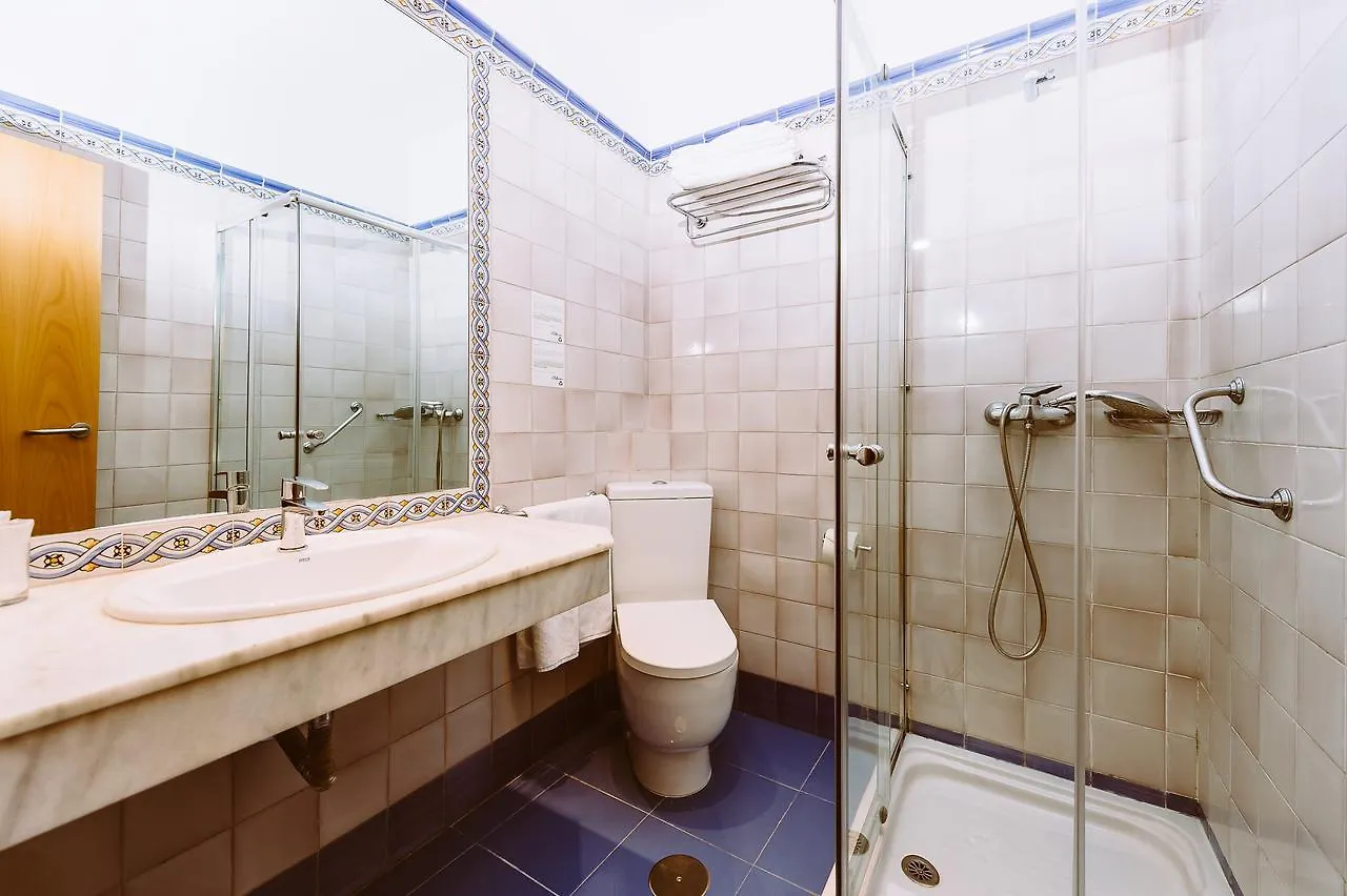 Basic Hotel Dona Manuela Seville 2*,